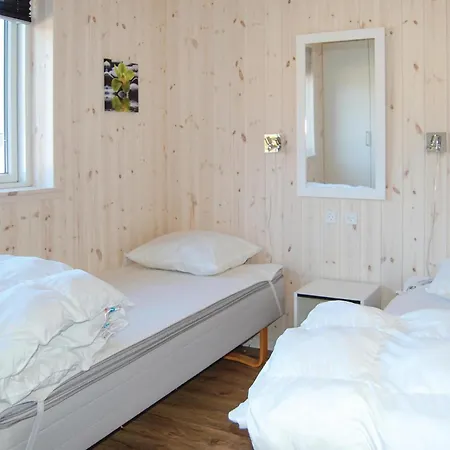 6 Bedroom Beautiful In Tranekaer Hébergement de vacances