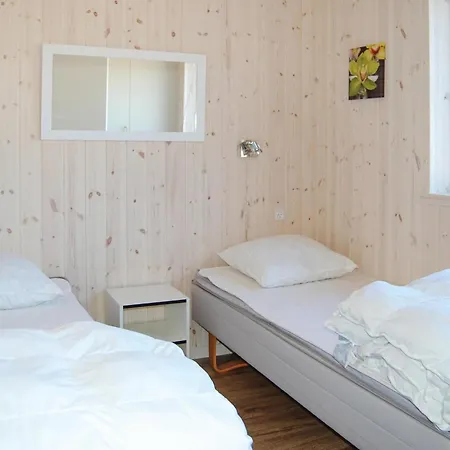 6 Bedroom Beautiful In Tranekaer Hébergement de vacances