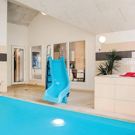 Hébergement de vacances 6 Bedroom Beautiful In Tranekaer