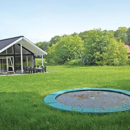 Hébergement de vacances 6 Bedroom Beautiful In Tranekaer *