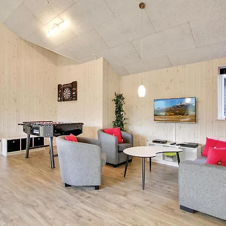 Semesterbostad 6 Bedroom Beautiful In Tranekaer