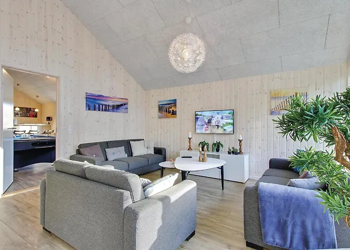 6 Bedroom Beautiful In Semesterbostad Tranekær