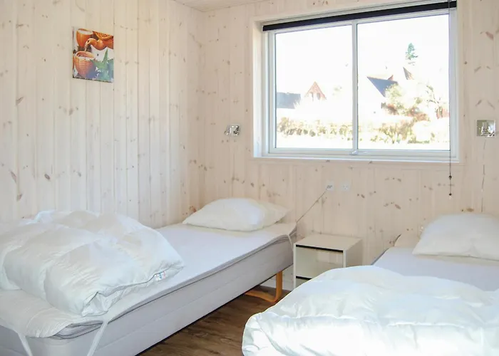 6 Bedroom Beautiful In *