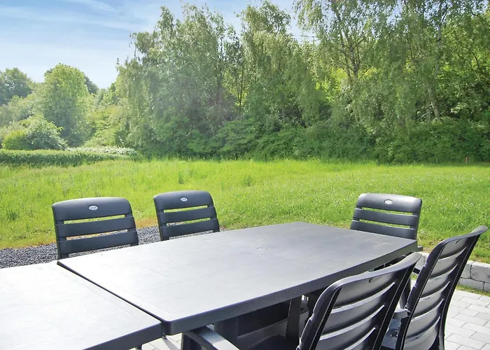 6 Bedroom Beautiful In Semesterbostad Tranekær