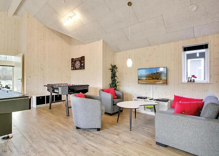 Semesterbostad 6 Bedroom Beautiful In